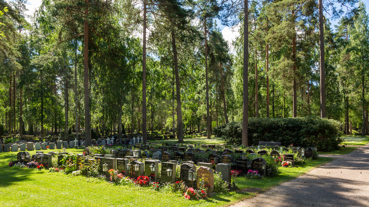 hautarivistö Ristikankaan hautausmaalla