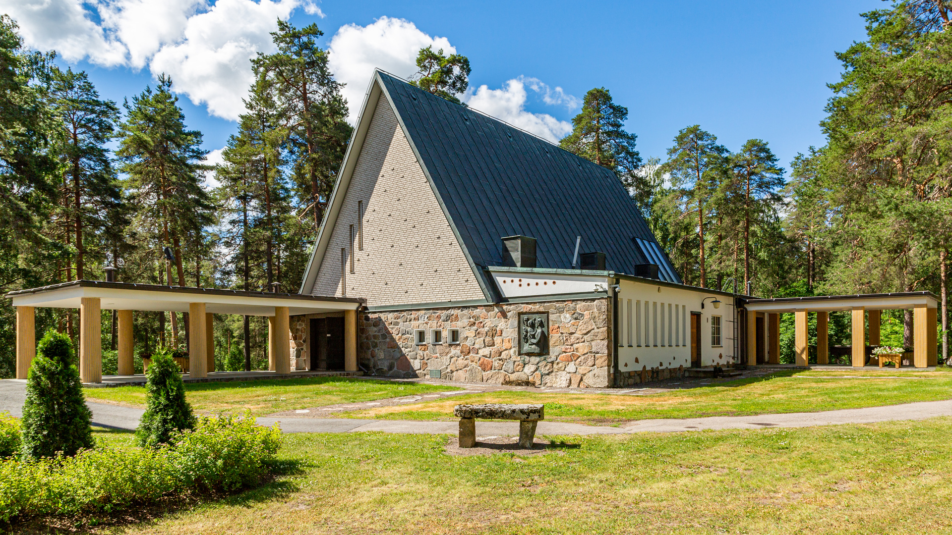 Ristikankaan kappelin ulkokuva kesällä