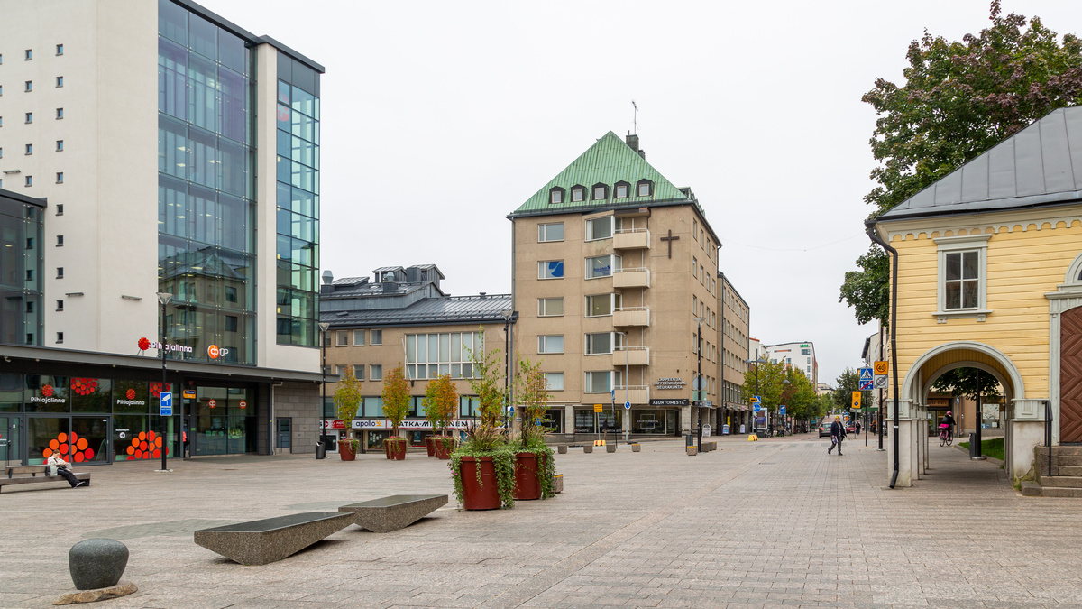 Lappeen seurakuntatalo Marianaukion suunnasta