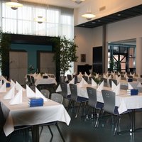 Isänpäivälounas ja täytekakkukahvit Isänpäivälounas ja täytekakkukahvit