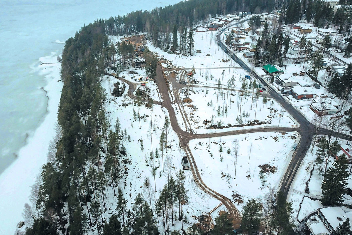 Avaa kuva isommaksi Ilmakuva Kaislarannan tonteista.
